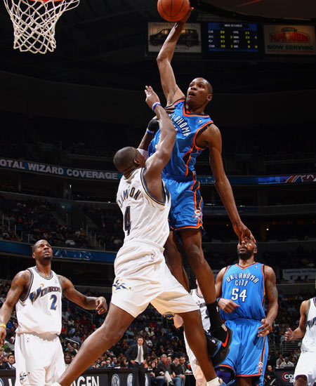 里奇：每场比赛都会有判罚争议，但评判这个不是我们该做的事（里奇：判罚争议每场都有，我们无须置评）