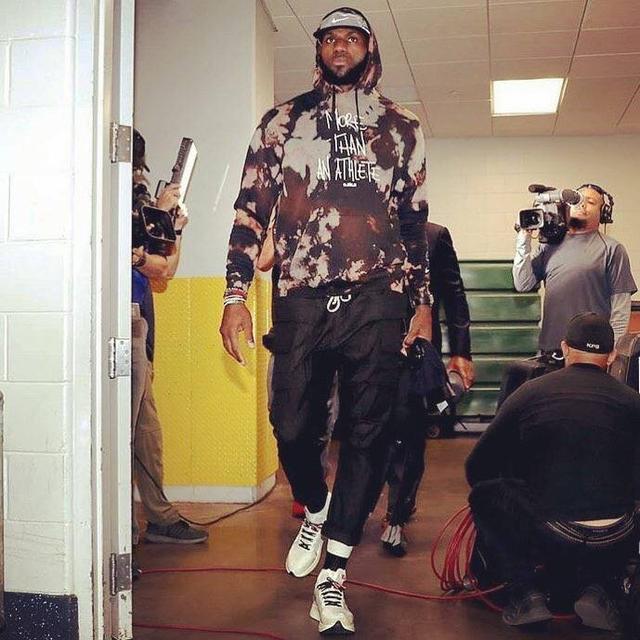 官方：巴萨助教索尔格和德拉富恩特因染红均被禁赛两场（官方通报：巴萨助教索尔格、德拉富恩特因红牌各被停赛两场）