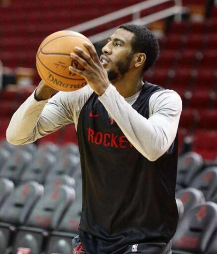 切尔西vs卡迪夫城全场数据：控球率54-46，射门10-9（切尔西vs卡迪夫城数据一览：控球54%对46%，射门10比9）