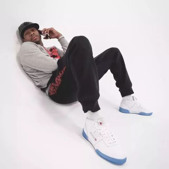 维尼修斯晒观看解放者杯决赛照片，随后庆祝母队弗拉门戈夺冠（维尼修斯晒解放者杯决赛观赛照，随即庆祝母队弗拉门戈夺冠）