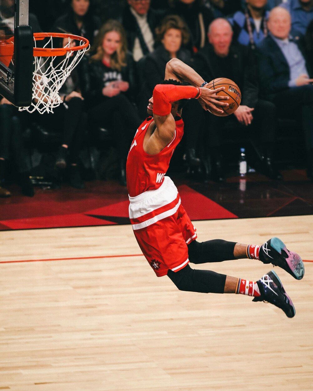 卡卢卢：在我们所处的环境里，无论输赢都没时间开心或是沮丧（卡卢卢：在这种环境下，我们无暇为胜败欢喜或沮丧）