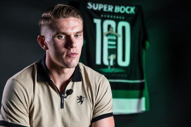 斯洛特回应萨拉赫言论，确认其缺席欧冠对阵米兰（斯洛特回应萨拉赫言论：确认萨拉赫无缘欧冠战米兰）