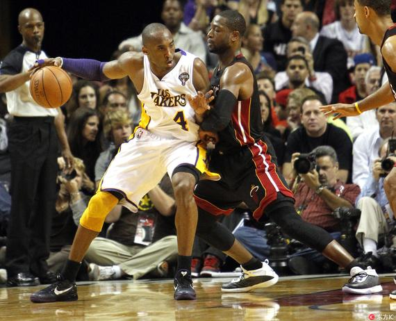 聊了什么？阿隆索欧冠赛后与弗林蓬进行了14分钟秘密会谈（欧冠赛后阿隆索与弗林蓬密谈14分钟，内容仍成谜）