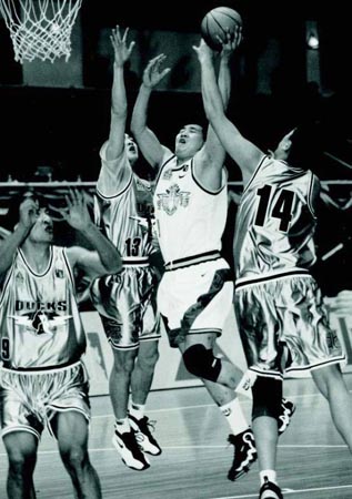 全市场：米兰正在寻找中锋，有意菲尔克鲁格和瑟洛特（据全市场，米兰寻锋瞄准菲尔克鲁格和瑟洛特）