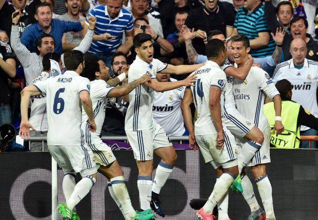 足球国足新星连续两轮破门，迅速走红（国足小将两轮连破门，人气飙升）