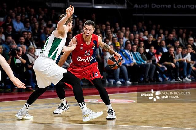 记者称阿隆索已被解雇只差官宣，阿韦洛亚或接任（媒体称阿隆索已下课待官宣，阿韦洛亚有望接任）