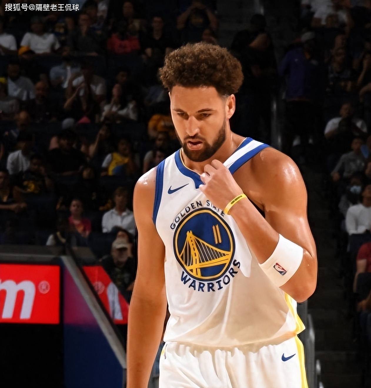 三分大战！两队三分命中率均超4成，半场合计命中19记三分（三分狂潮！两队三分命中率双双破40%，半场合计命中19记三分球）